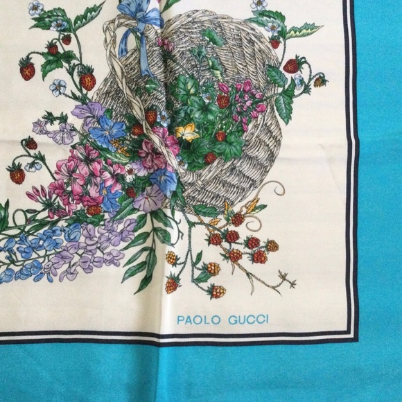 HOST PICK Vintage Paolo Gucci Silk Scarf - Picture 4 of 6